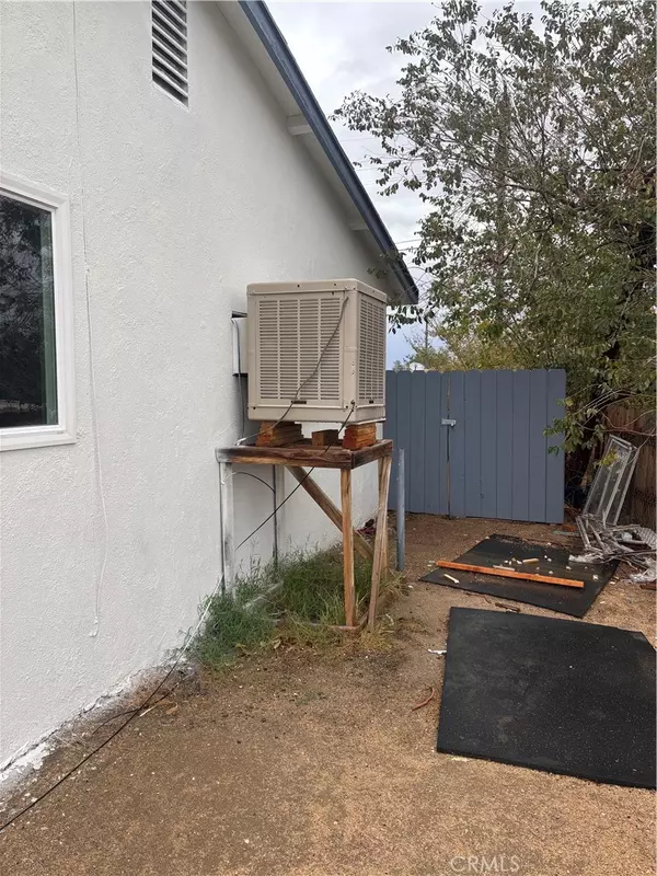 Victorville, CA 92395,15060 Redondo DR