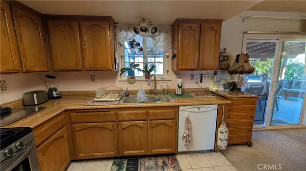 Apple Valley, CA 92308,28210 Desert View