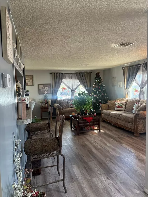 Victorville, CA 92395,13393 Mariposa Rd, #97