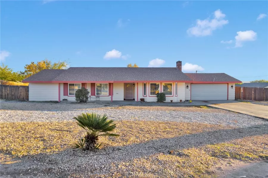 13167 Olathe RD, Apple Valley, CA 92308