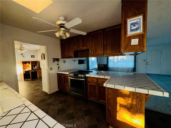 Hesperia, CA 92345,7544 Oakwood