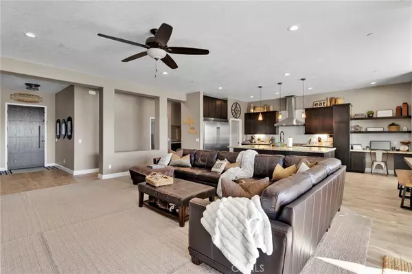 Oak Hills, CA 92344,9817 Silver Palm