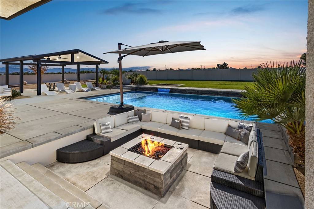 9817 Silver Palm, Oak Hills, CA 92344