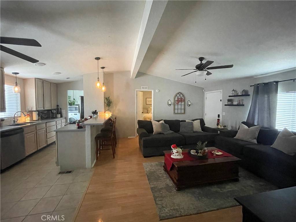 10381 Wagonroad W, Corona, CA 92883