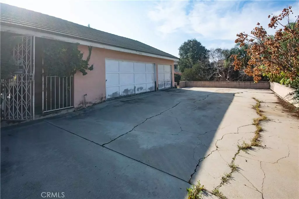 Corona, CA 92882,2460 S Main ST