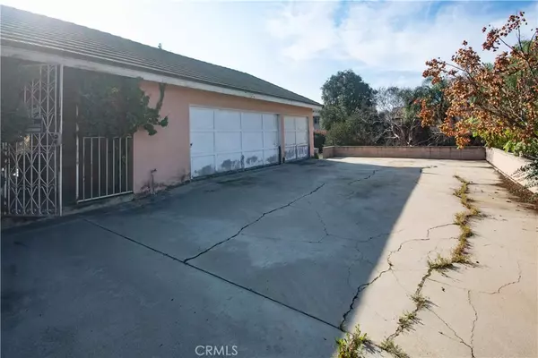 Corona, CA 92882,2460 S Main ST