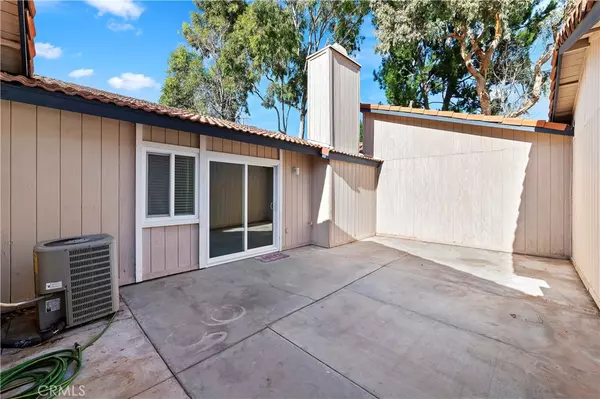 Corona, CA 92882,1094 Border AVE