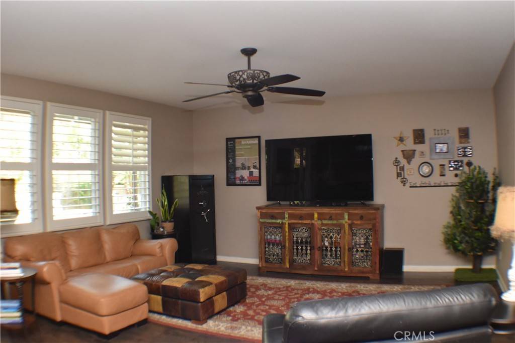 Riverside, CA 92503,17050 Broken Rock CT
