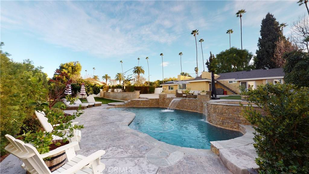 1157 E Chase DR, Corona, CA 92881