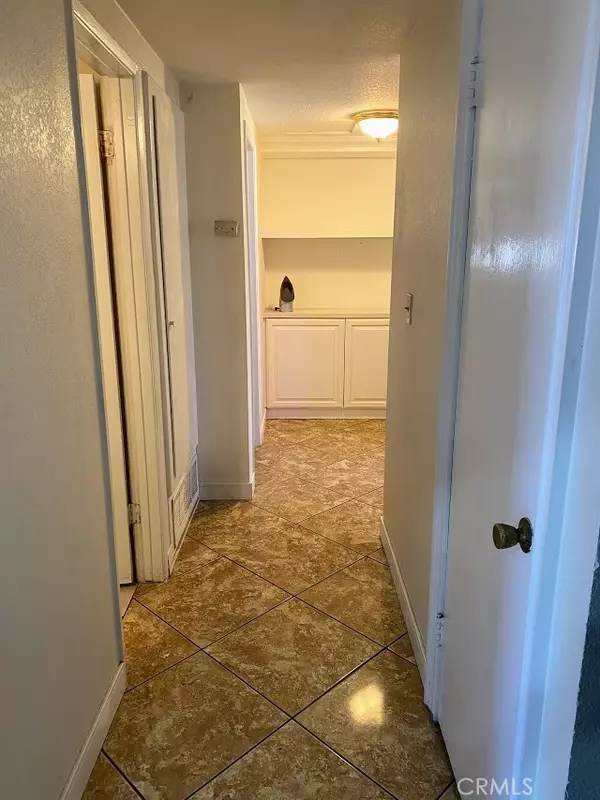 Santa Ana, CA 92704,1402 S Mohawk DR