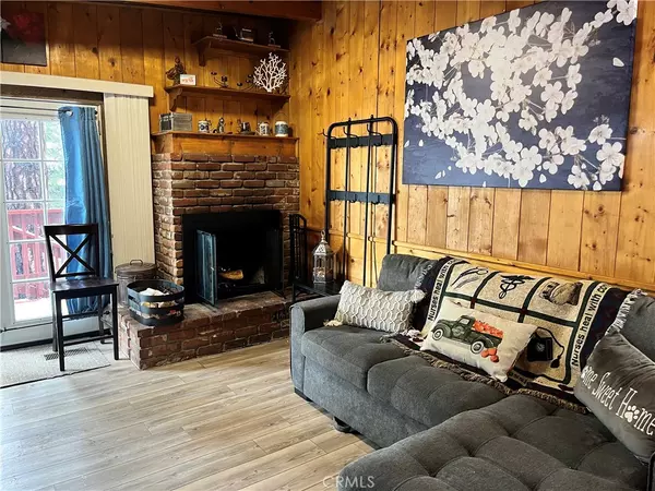 Running Springs, CA 92382,31527 Hilltop DR