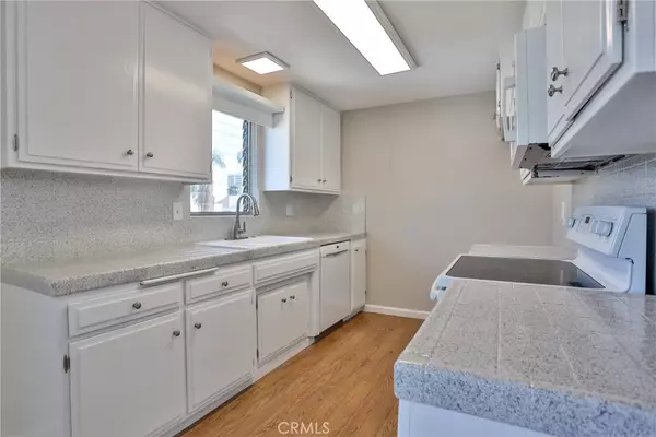 Long Beach, CA 90802,401 W 5th ST #3B