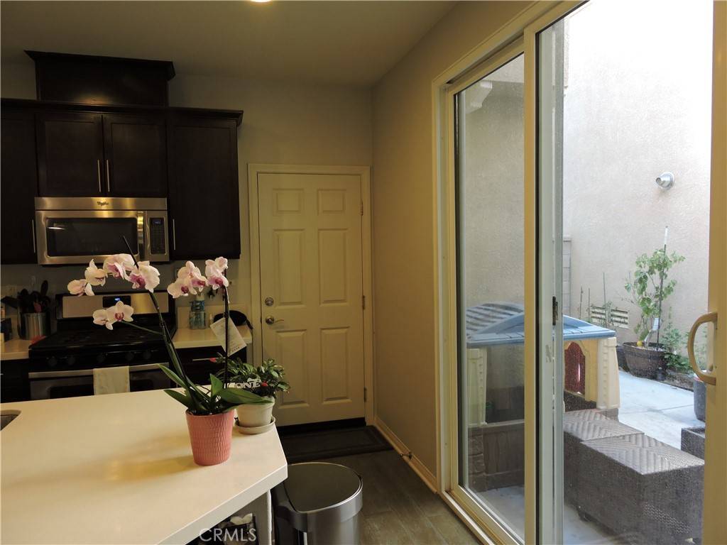 Eastvale, CA 92880,6040 Rosewood WAY