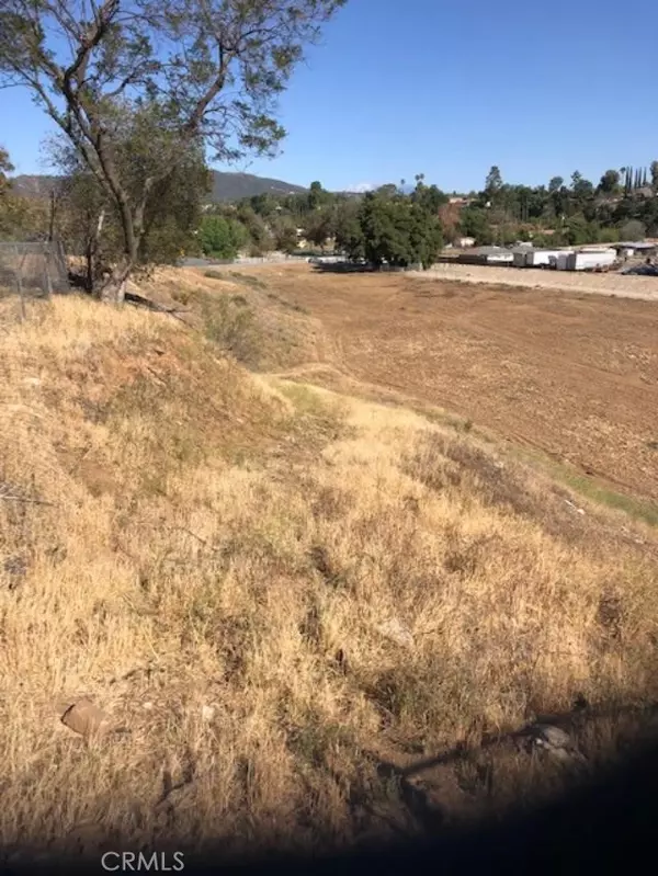 13126 3rd ST, Yucaipa, CA 92399