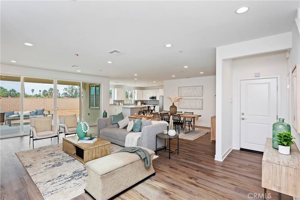 Corona, CA 92879,409 Harding CIR