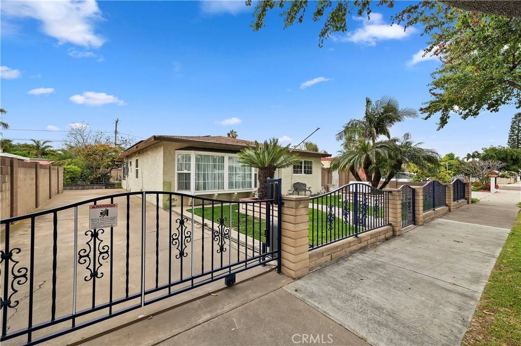 10821 Cedar ST, Stanton, CA 90680