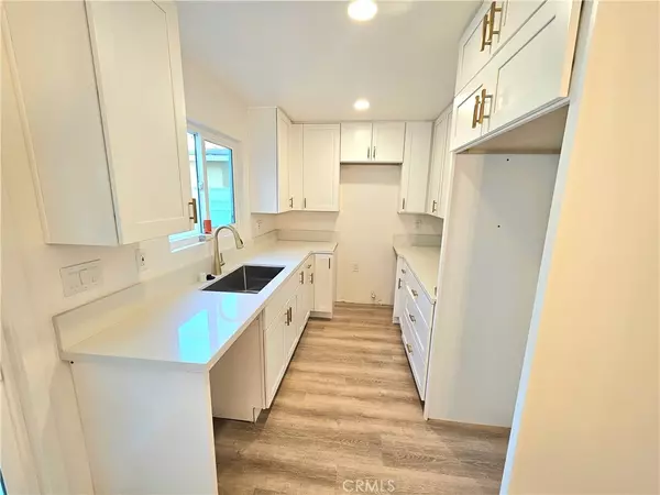 Long Beach, CA 90810,1519 W Summit ST