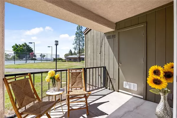 Corona, CA 92882,2592 Avenida Del Vista #H101