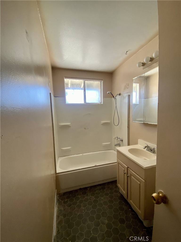 Rialto, CA 92376,508 N Joyce AVE