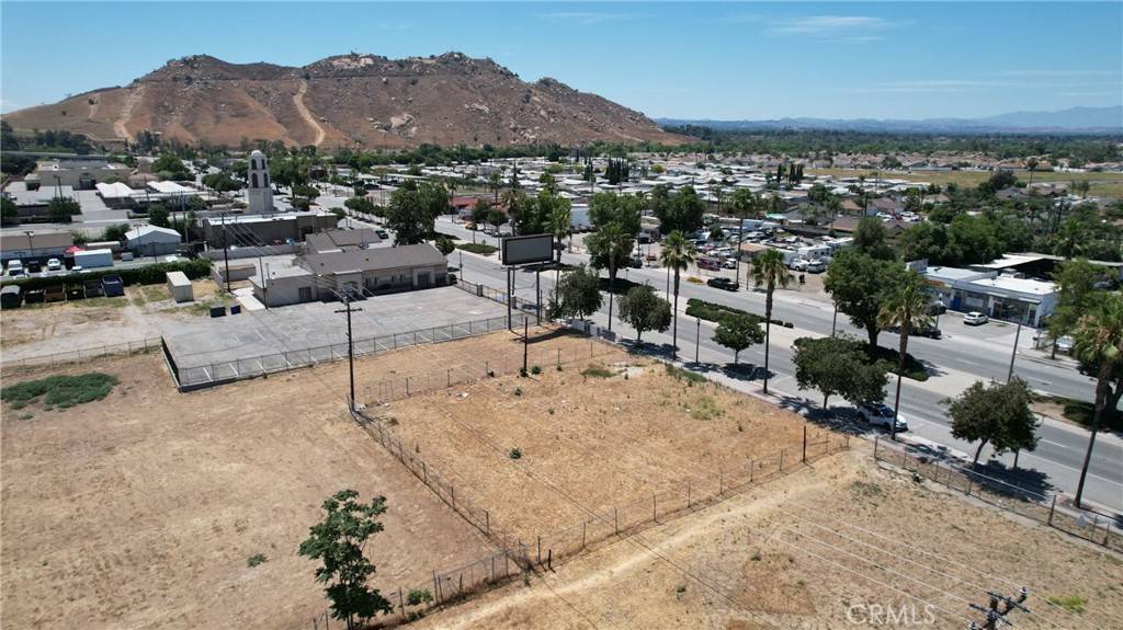 Jurupa Valley, CA 92509,5359 Mission BLVD