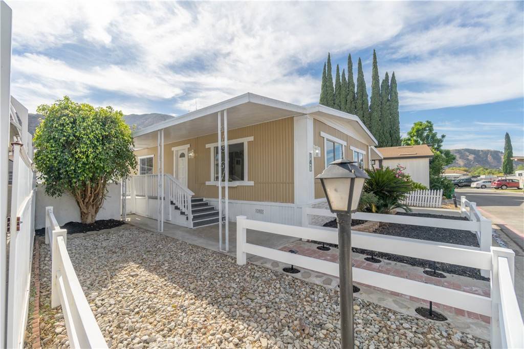 Corona, CA 92880,4901 Green River #141