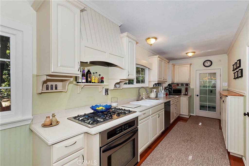 Crestline, CA 92325,22911 Crest Forest DR