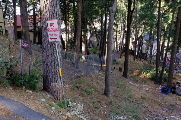 828 Big Oak RD, Crestline, CA 92325