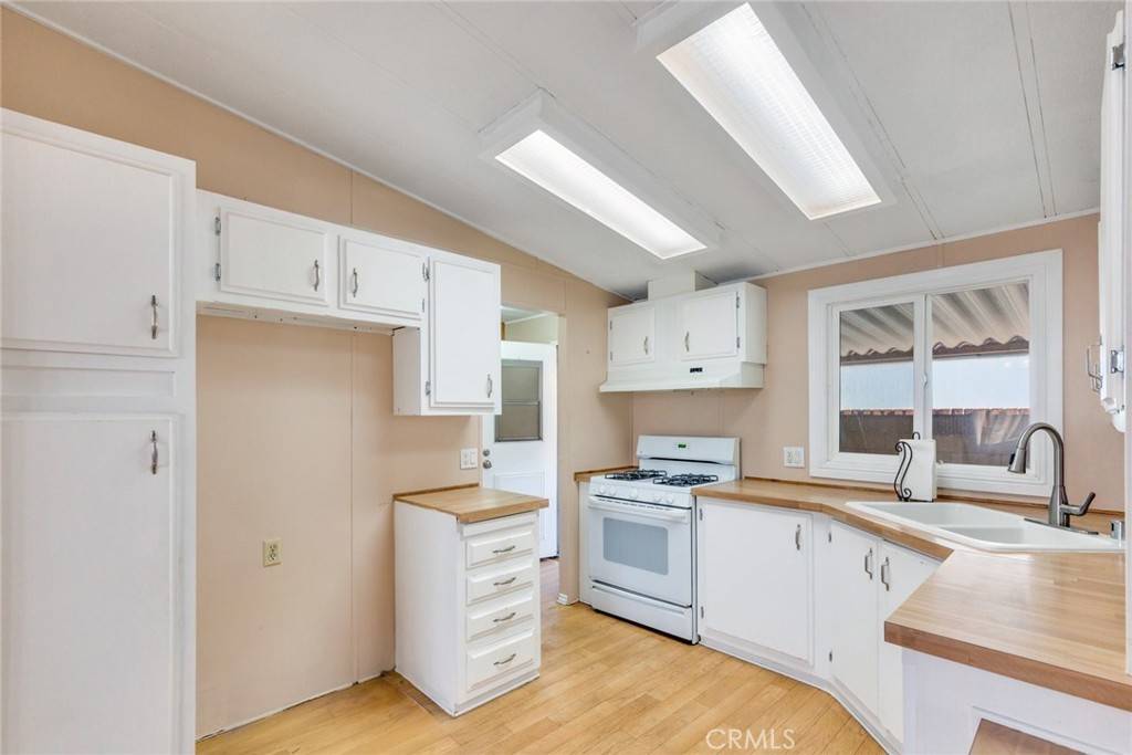 Corona, CA 92879,13381 Magnolia AVE #121