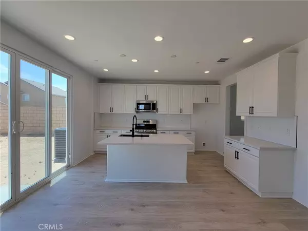 Hesperia, CA 92345,8863 Glencliff AVE