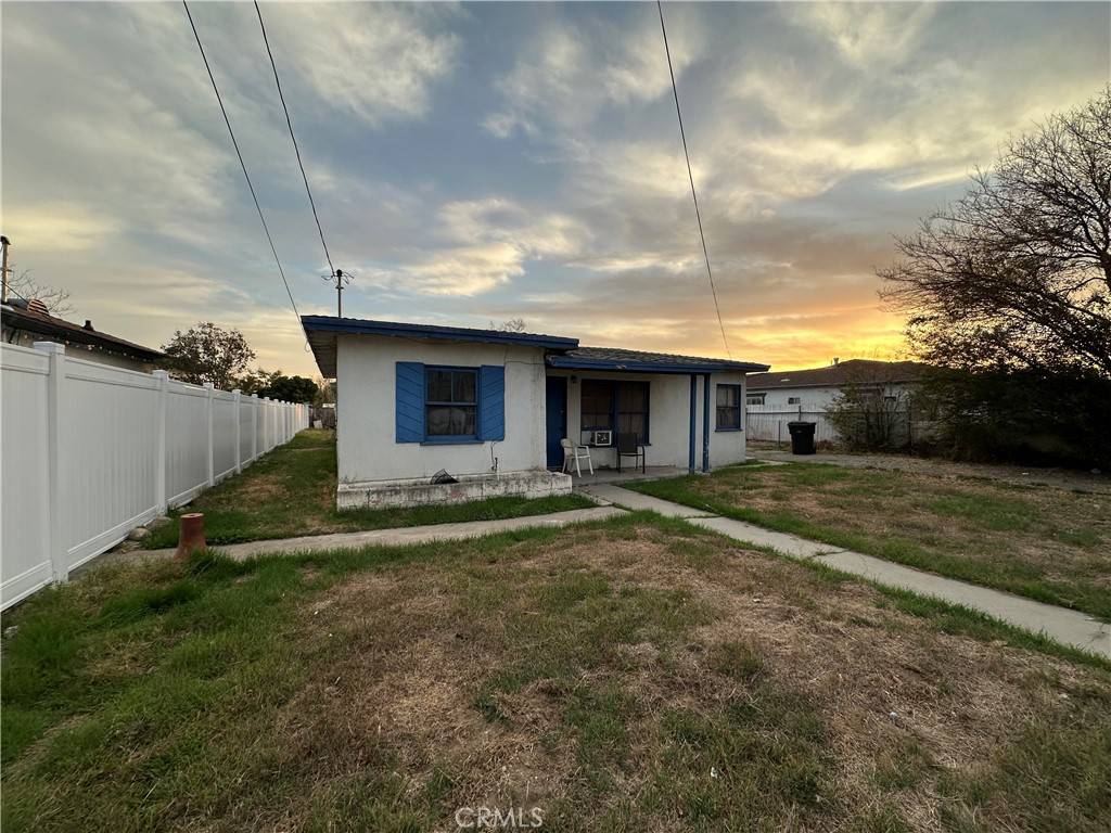 Fontana, CA 92335,14989 Hibiscus AVE
