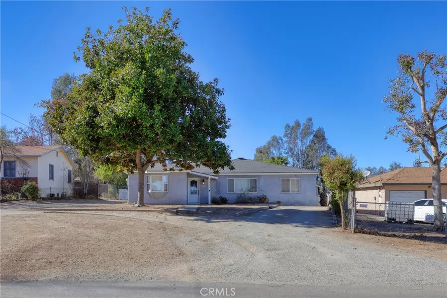 12780 17th ST, Redlands, CA 92373