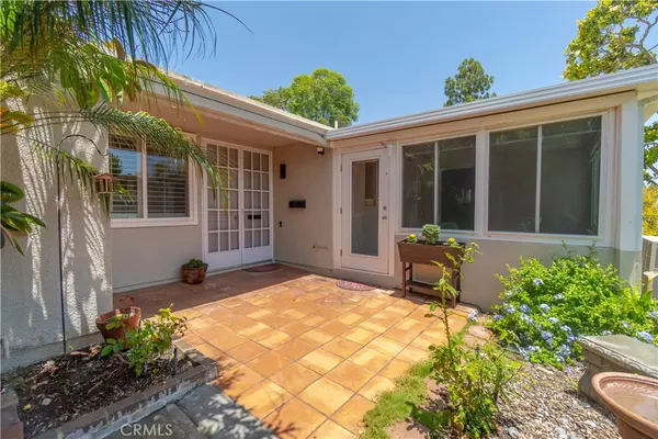 Laguna Woods, CA 92637,394 Avenida Castilla #F