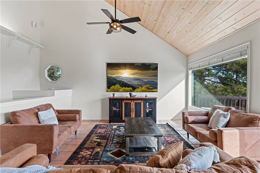 Lake Arrowhead, CA 92352,26150 Walnut Hills DR
