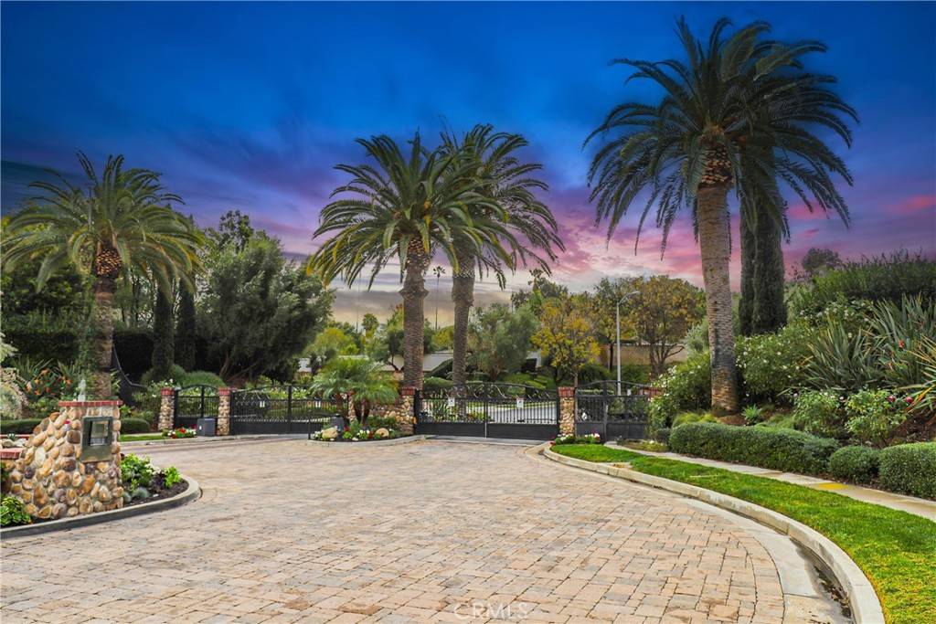 252 Sunburst LN,  Corona,  CA 92879