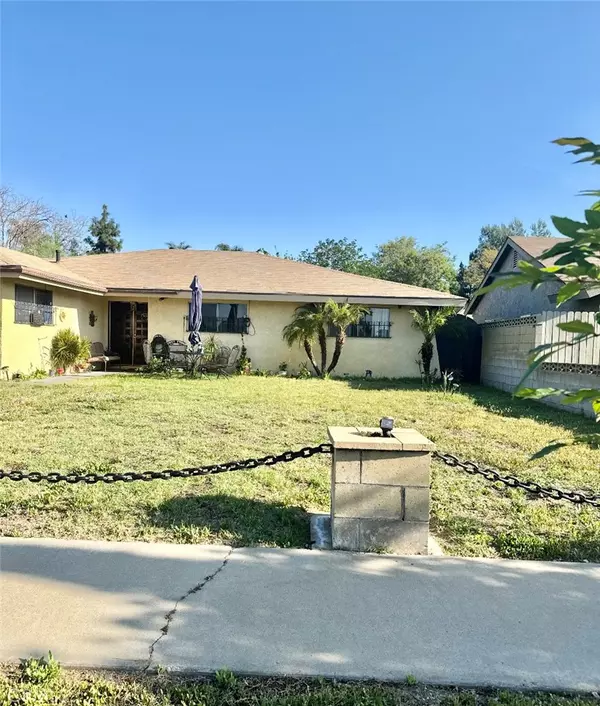 Fontana, CA 92335,17626 Orange CT