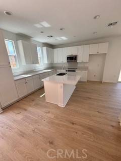 Fontana, CA 92336,16492 Botanical LN