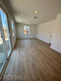 Fontana, CA 92336,16492 Botanical LN