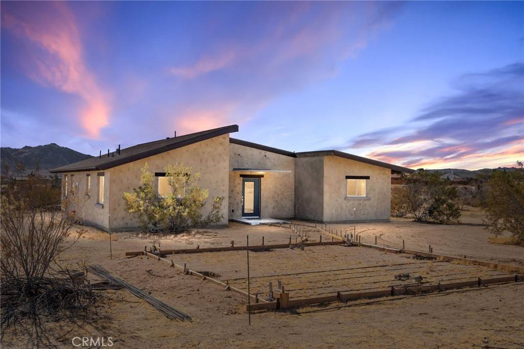 Joshua Tree, CA 92252,60785 La Brisa DR