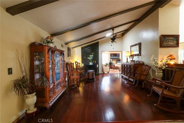 Santa Ana, CA 92707,602 W Alpine Ave