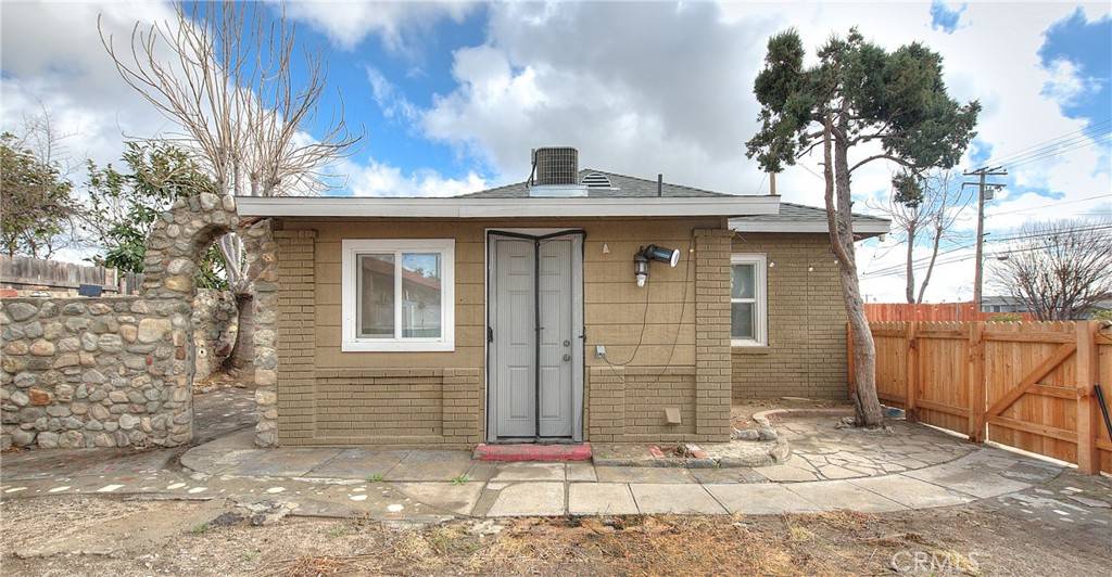 Fontana, CA 92335,9279 Mango AVE
