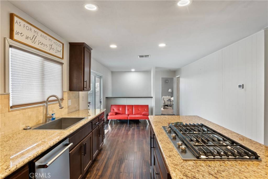 Corona, CA 92882,1383 Thornwood