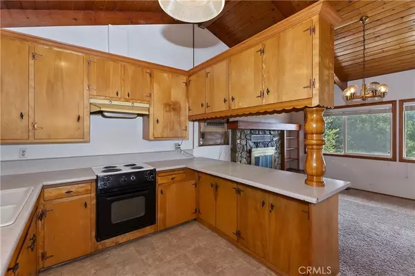 Crestline, CA 92325,24676 Edelweiss DR