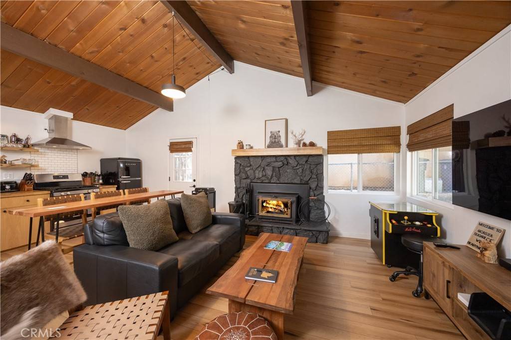Sugarloaf, CA 92386,737 Sunset LN