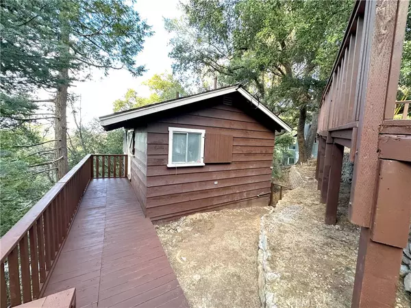 Crestline, CA 92325,25010 Jewel DR