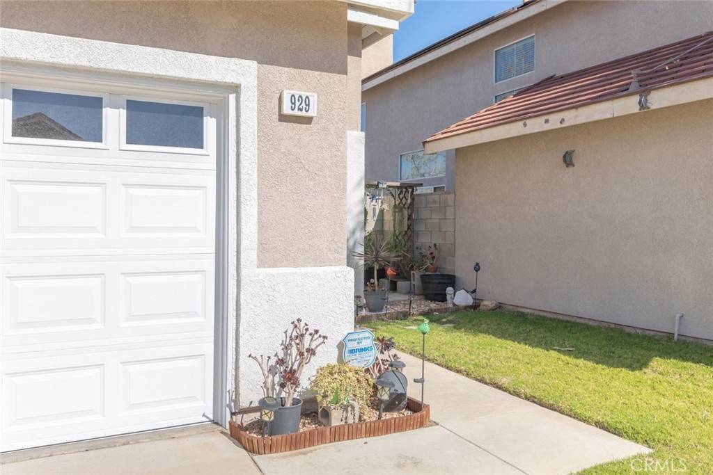 Corona, CA 92878,929 Pinecone DR