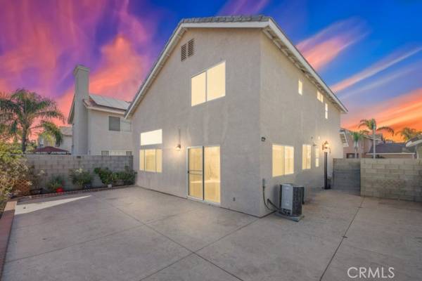 Corona, CA 92878,929 Pinecone DR