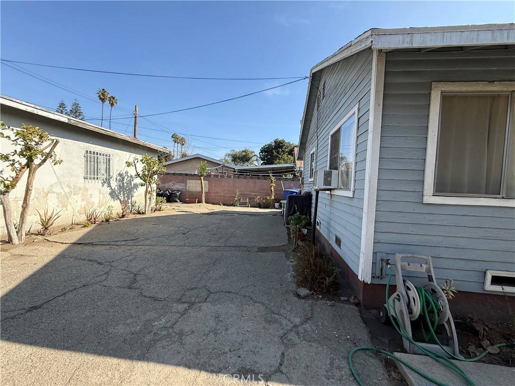 Pomona, CA 91766,903 E 7th ST