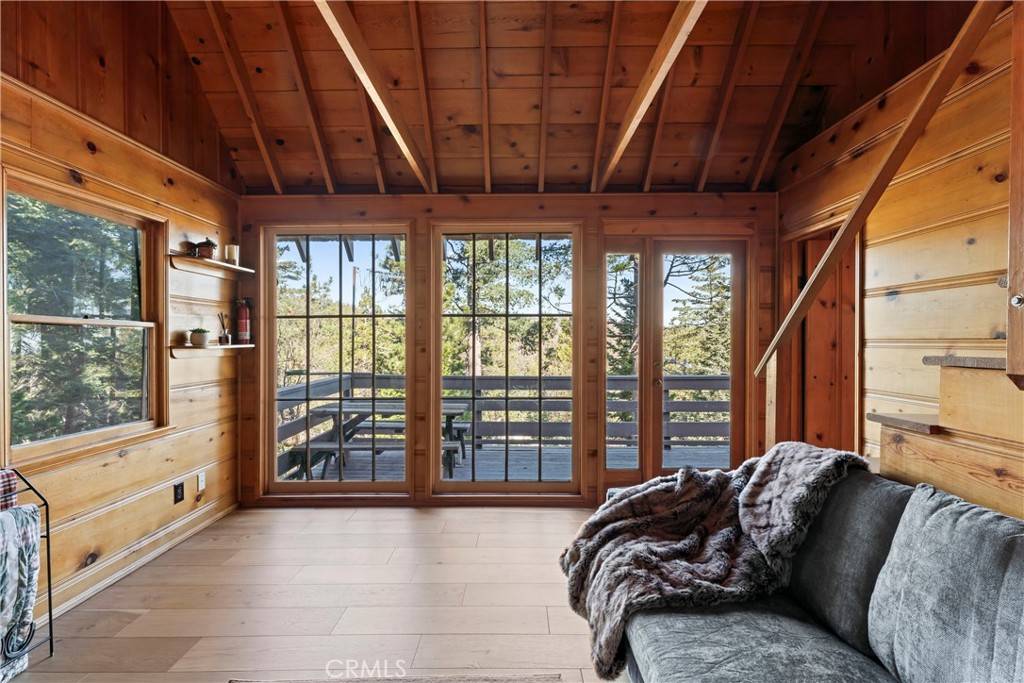 Twin Peaks, CA 92391,612 Rose LN