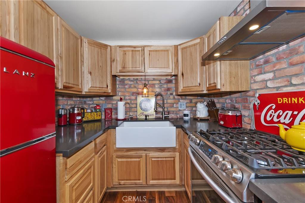 Big Bear City, CA 92314,982 Villa Grove AVE
