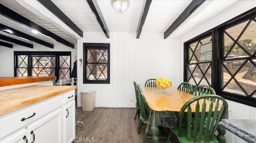 Running Springs, CA 92382,31031 Wild Oak DR
